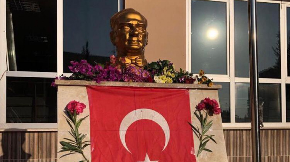 10 Kasım Atatürk'ü Anma Gününde Atamızı Saygıyla Anıyoruz.